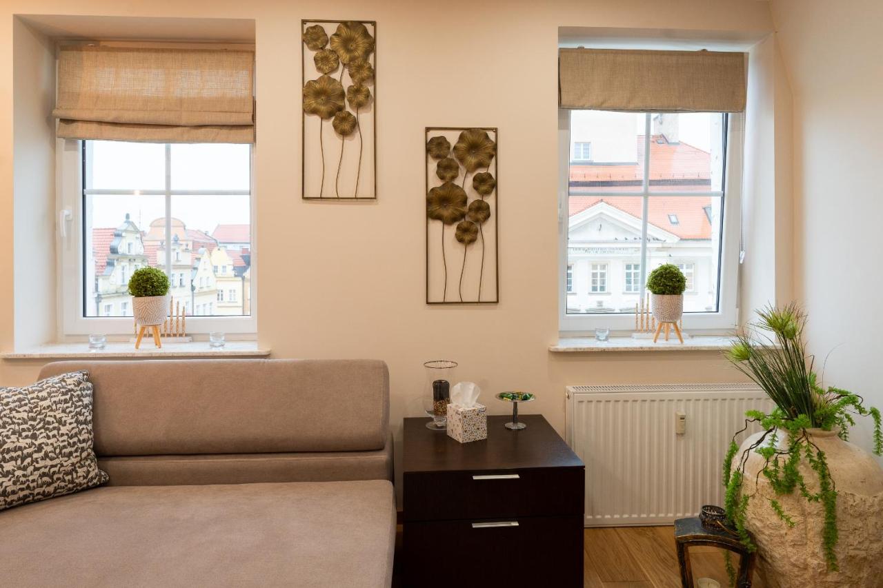 Apartament Zloty Jelonek - 4 Osobowy Na Placu Ratuszowym - Space Apart เยเลเนียกูรา ภายนอก รูปภาพ