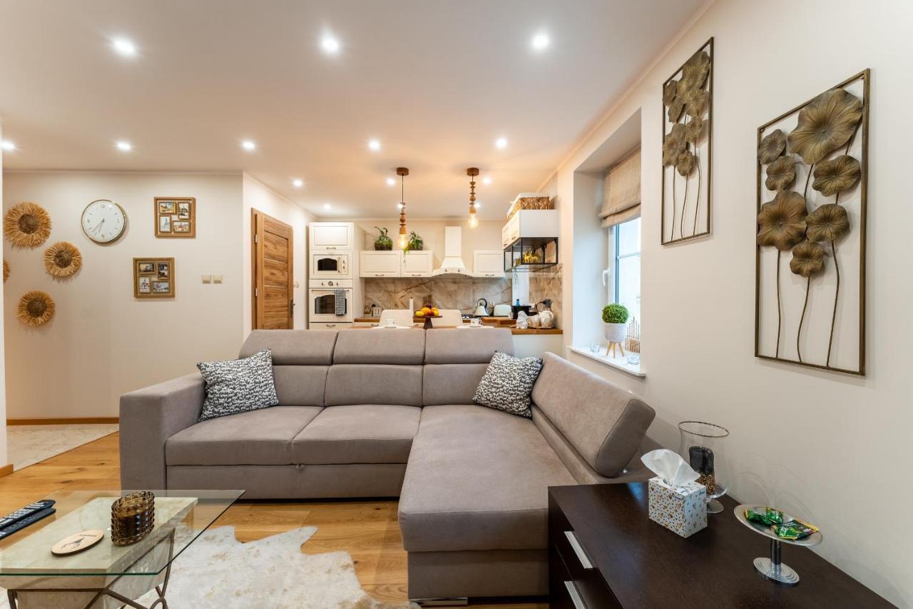 Apartament Zloty Jelonek - 4 Osobowy Na Placu Ratuszowym - Space Apart เยเลเนียกูรา ภายนอก รูปภาพ