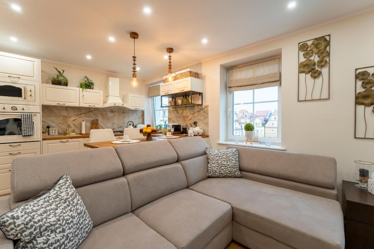 Apartament Zloty Jelonek - 4 Osobowy Na Placu Ratuszowym - Space Apart เยเลเนียกูรา ภายนอก รูปภาพ